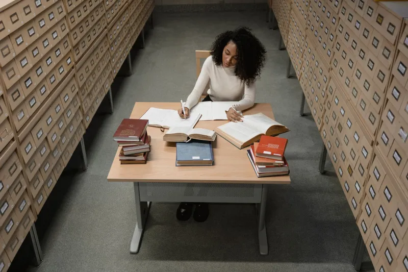 She Couldn't Read a Single Page — So She Remembered Everything Instead